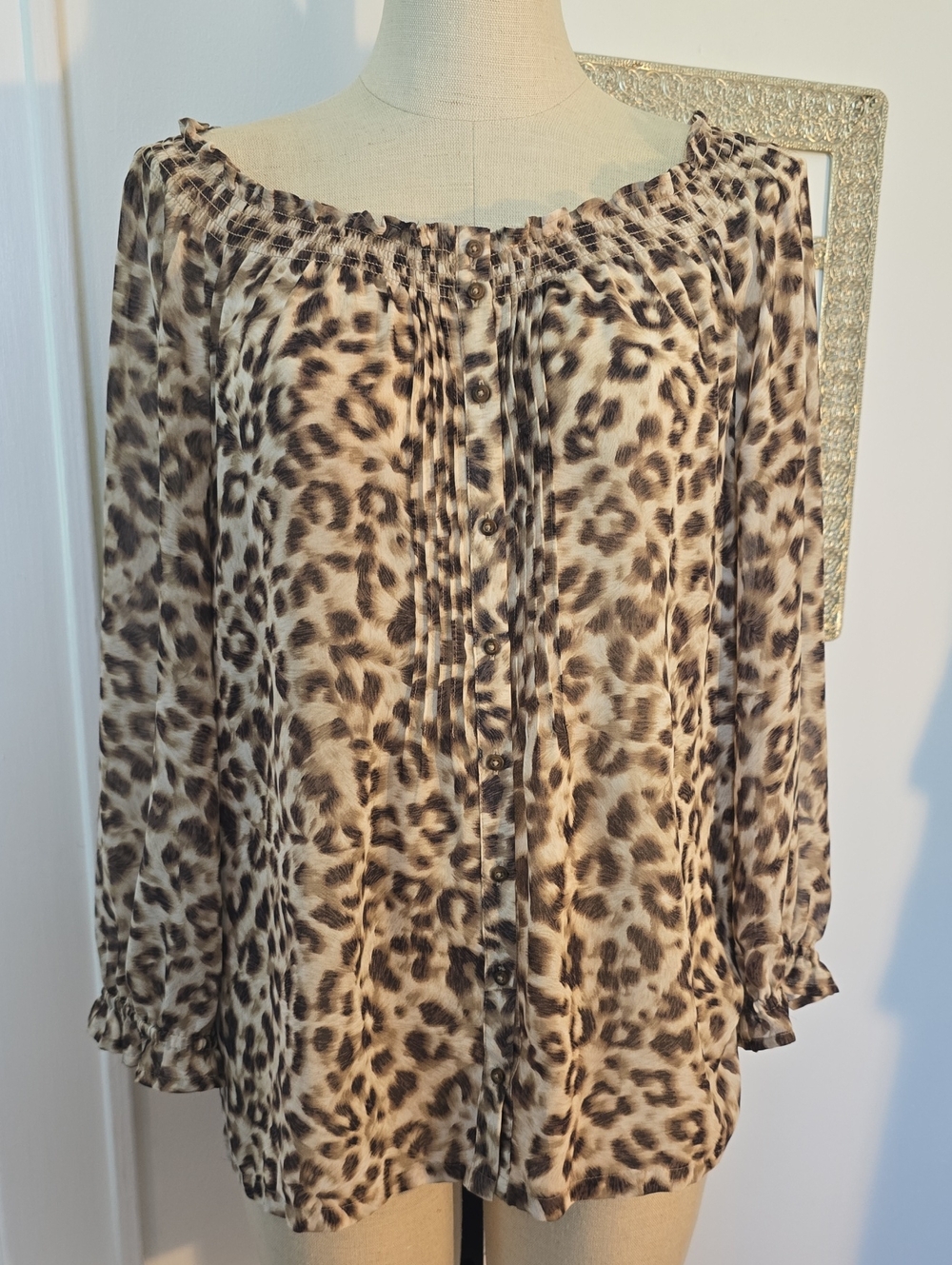 Jones New York Beige and Brown Leopard Print Off-Shoulder Blouse